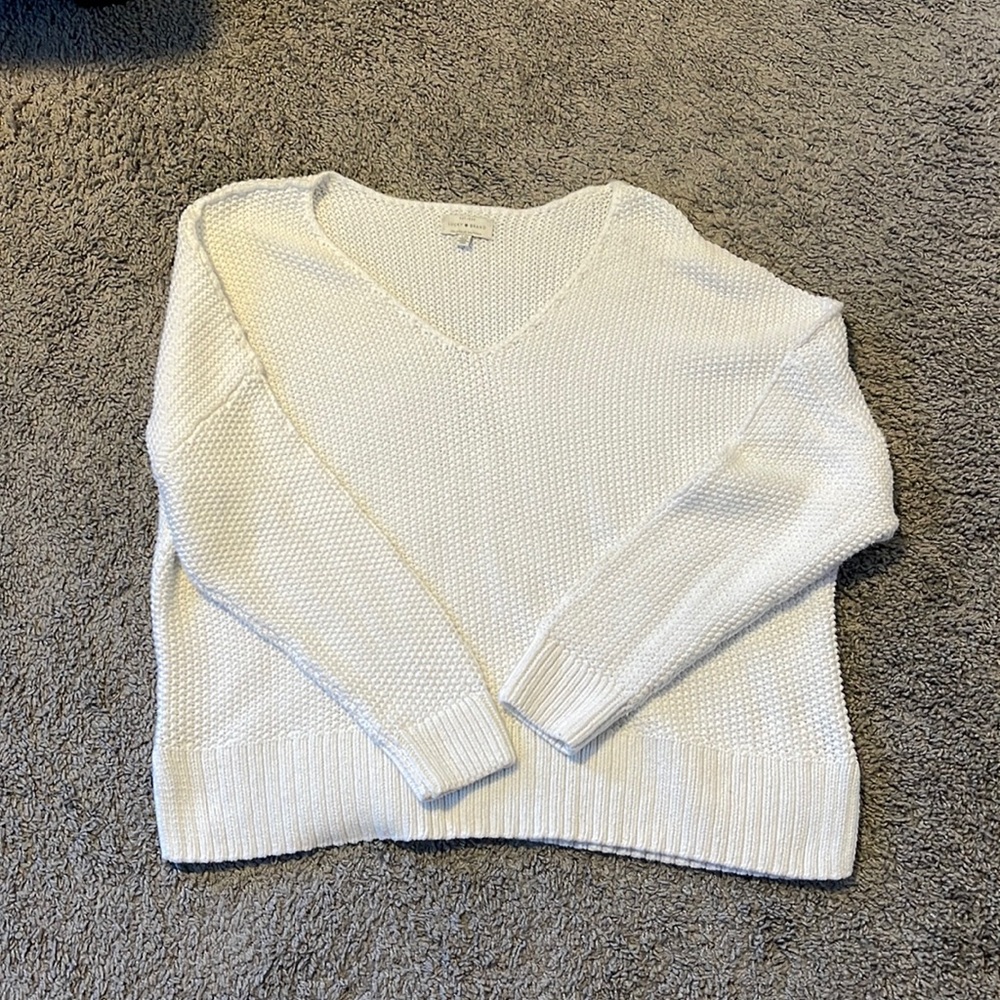 White Lucky Brand sweater